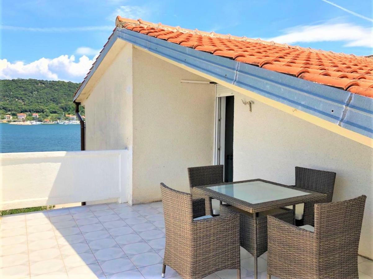 Apartments With Boat Mooring Marija Supetarska Draga Exterior foto