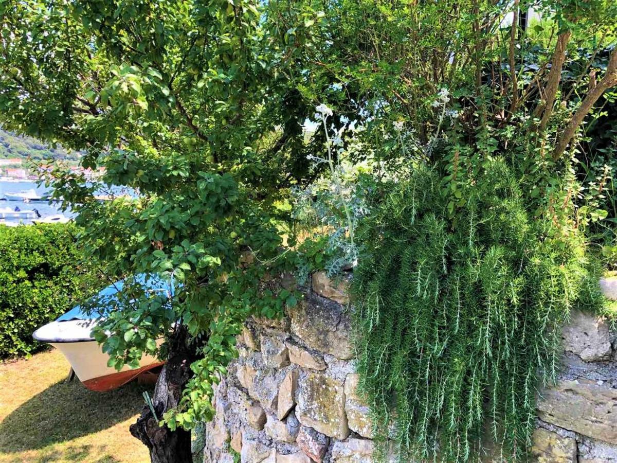 Apartments With Boat Mooring Marija Supetarska Draga Exterior foto