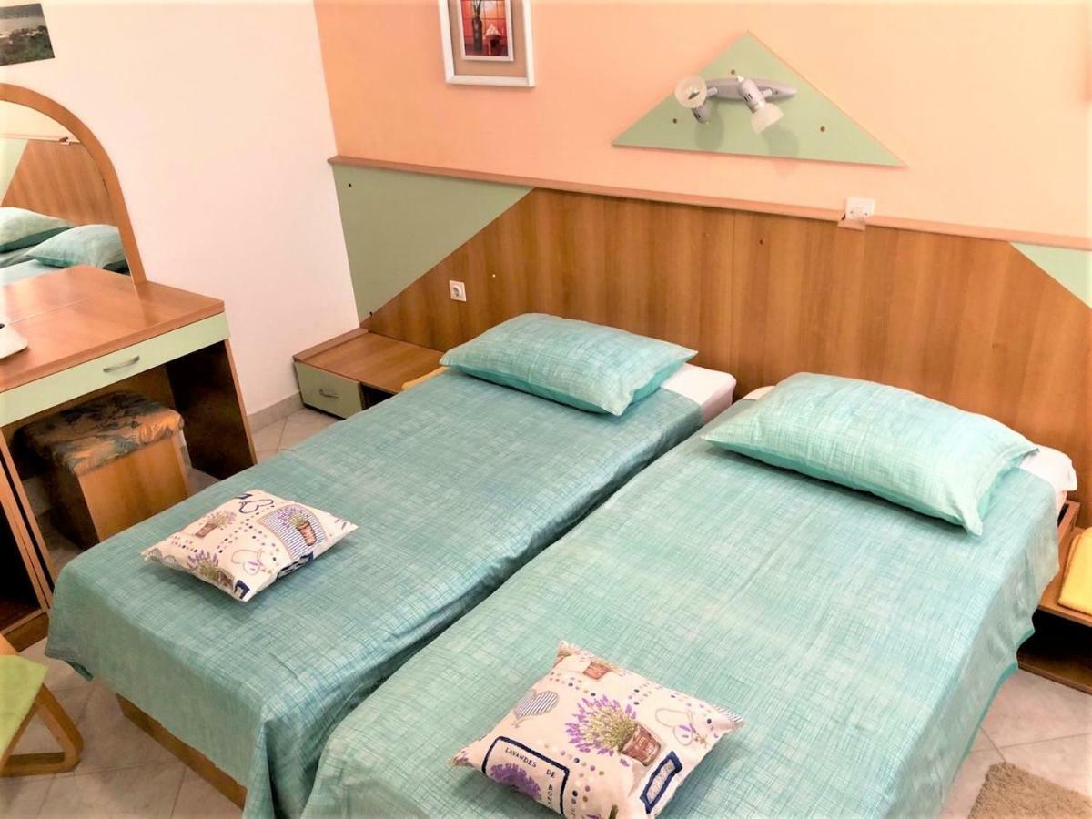 Apartments With Boat Mooring Marija Supetarska Draga Exterior foto