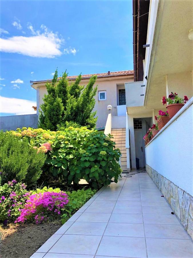 Apartments With Boat Mooring Marija Supetarska Draga Exterior foto