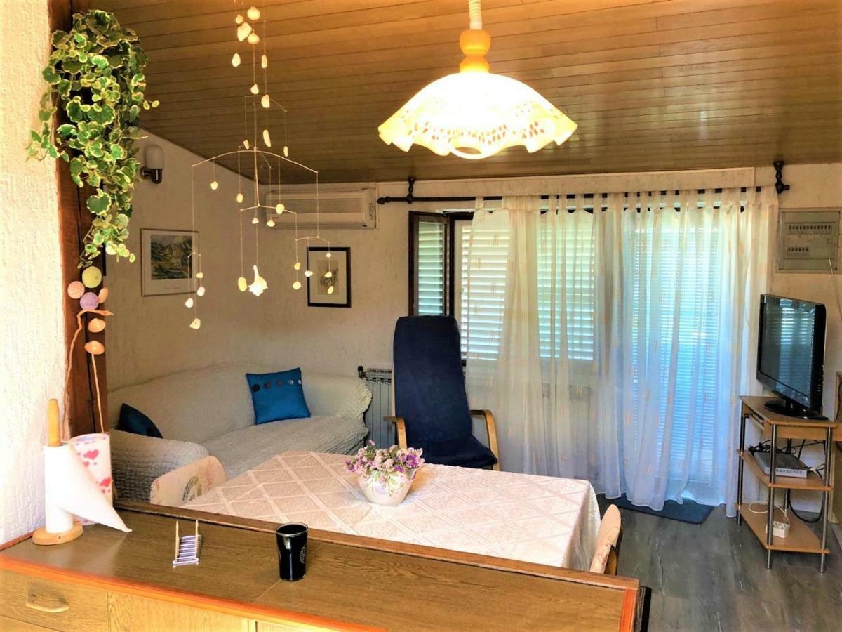 Apartments With Boat Mooring Marija Supetarska Draga Exterior foto